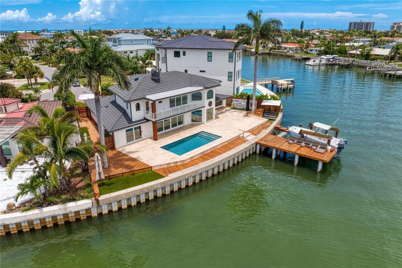 2250 Donato Drive, Belleair Beach, FL 33786 Photo