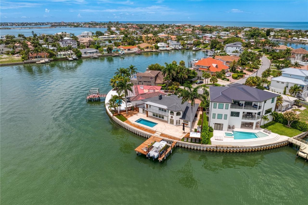 2250 Donato Drive, Belleair Beach, FL 33786 Photo