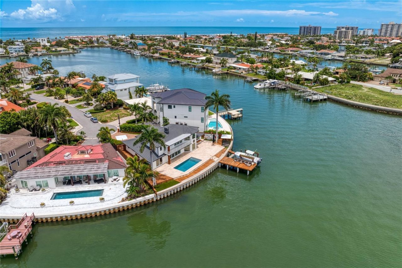 2250 Donato Drive, Belleair Beach, FL 33786 Photo