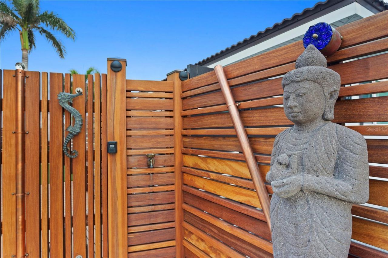 2250 Donato Drive, Belleair Beach, FL 33786 Photo