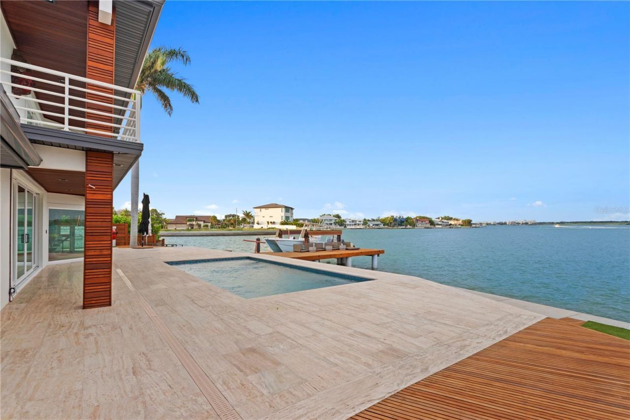 2250 Donato Drive, Belleair Beach, FL 33786 Photo