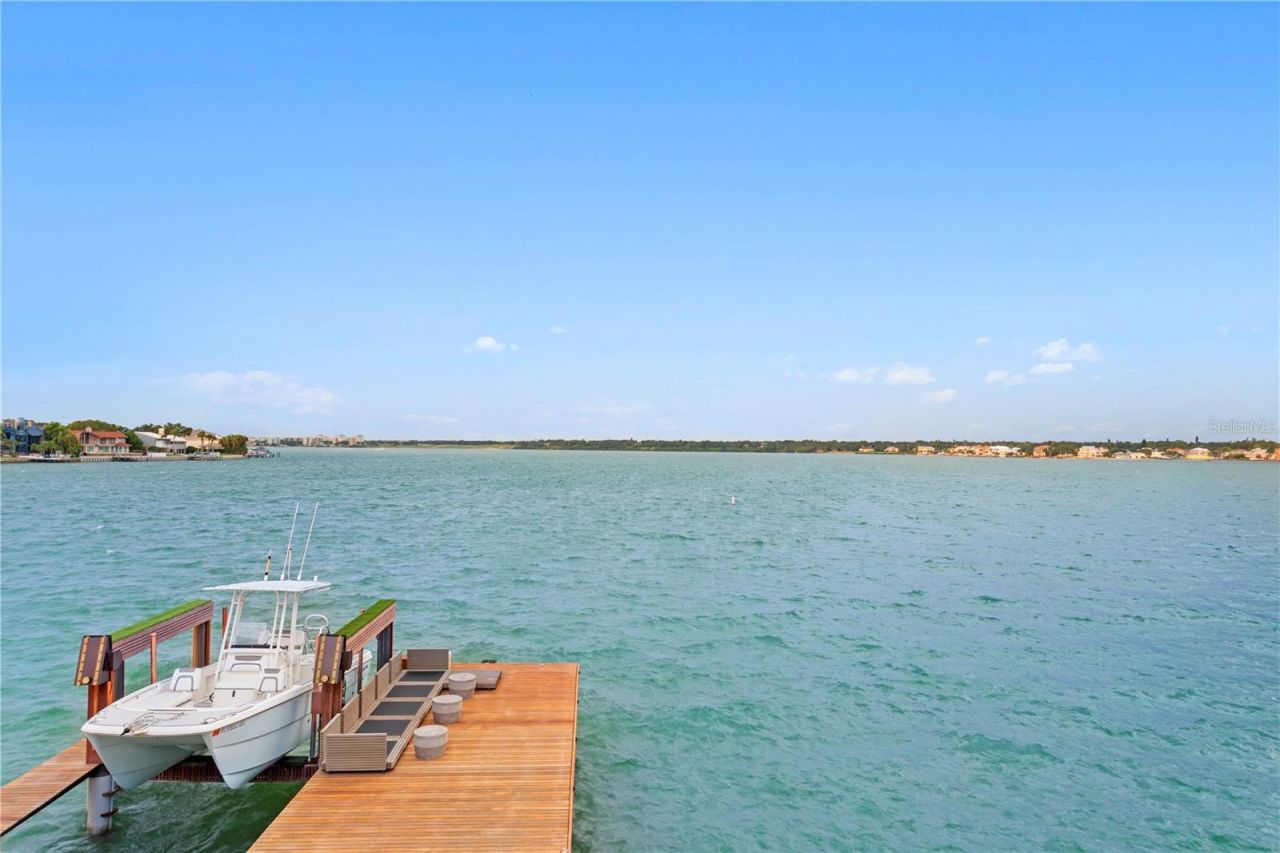 2250 Donato Drive, Belleair Beach, FL 33786 Photo