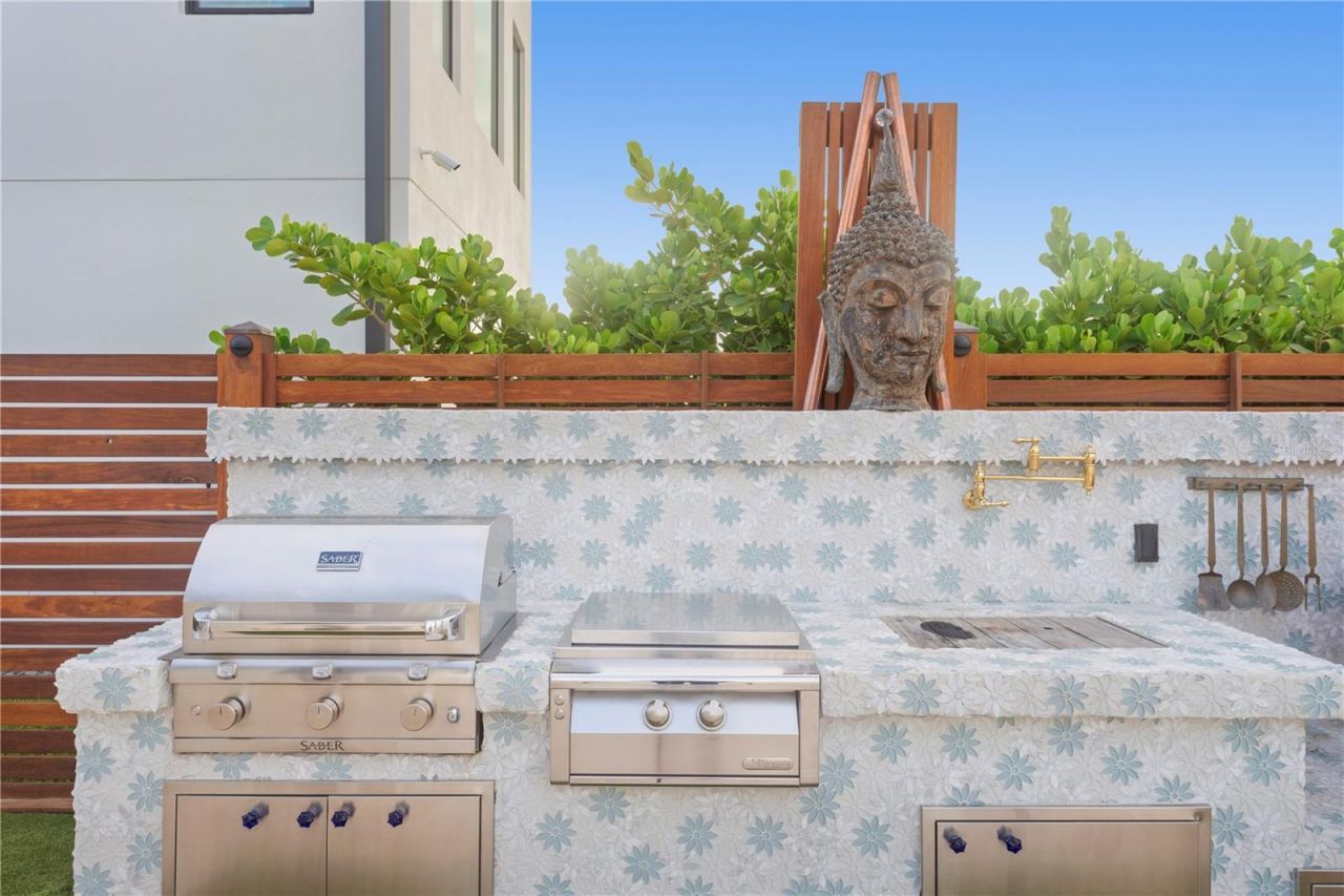 2250 Donato Drive, Belleair Beach, FL 33786 Photo