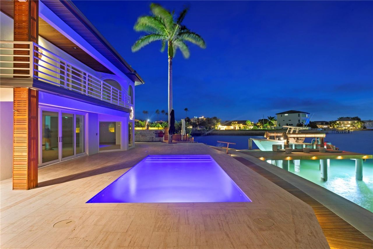 2250 Donato Drive, Belleair Beach, FL 33786 Photo