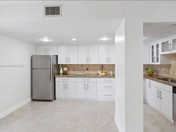 8091 NW 12th St, Unit H, Margate, FL 33063