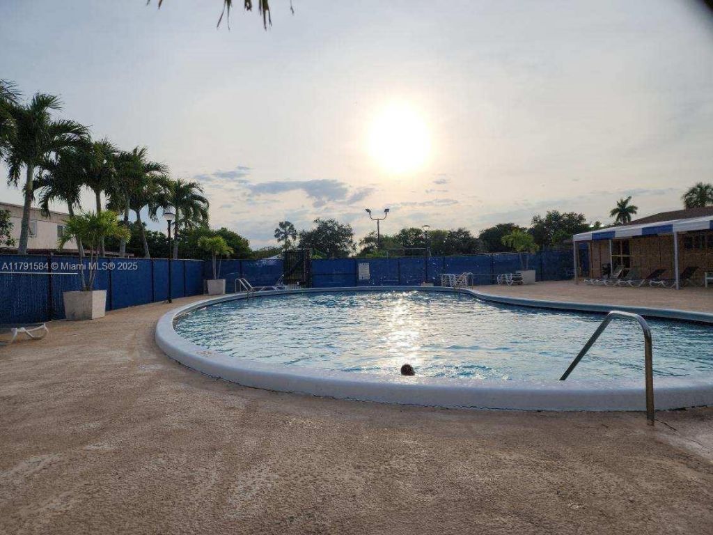 8091 NW 12th St, Unit H, Margate, FL 33063 Photo