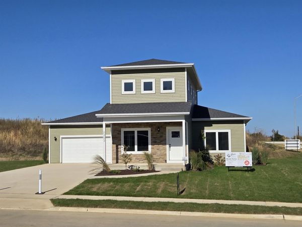 2303 Tiffany Court, Dubuque, IA 52002