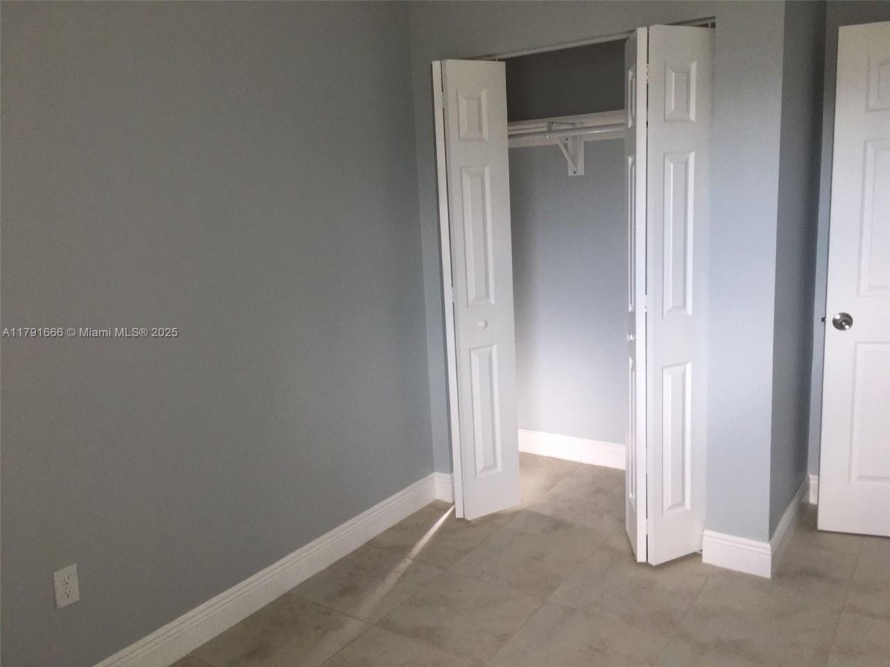 1990 NW 4th Ct, Unit 8, Miami, FL 33136 Photo