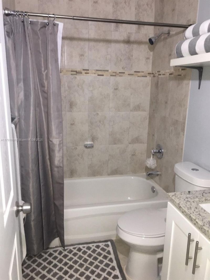 1990 NW 4th Ct, Unit 8, Miami, FL 33136 Photo