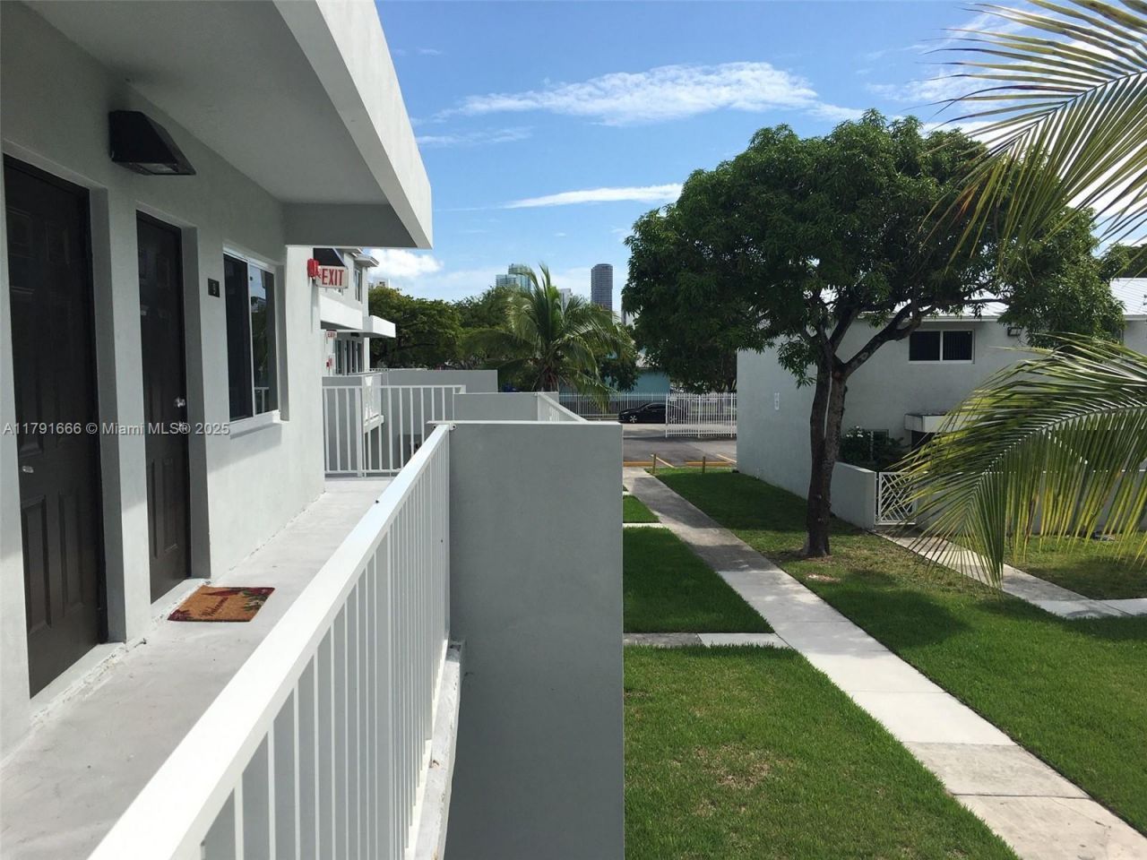 1990 NW 4th Ct, Unit 8, Miami, FL 33136 Photo