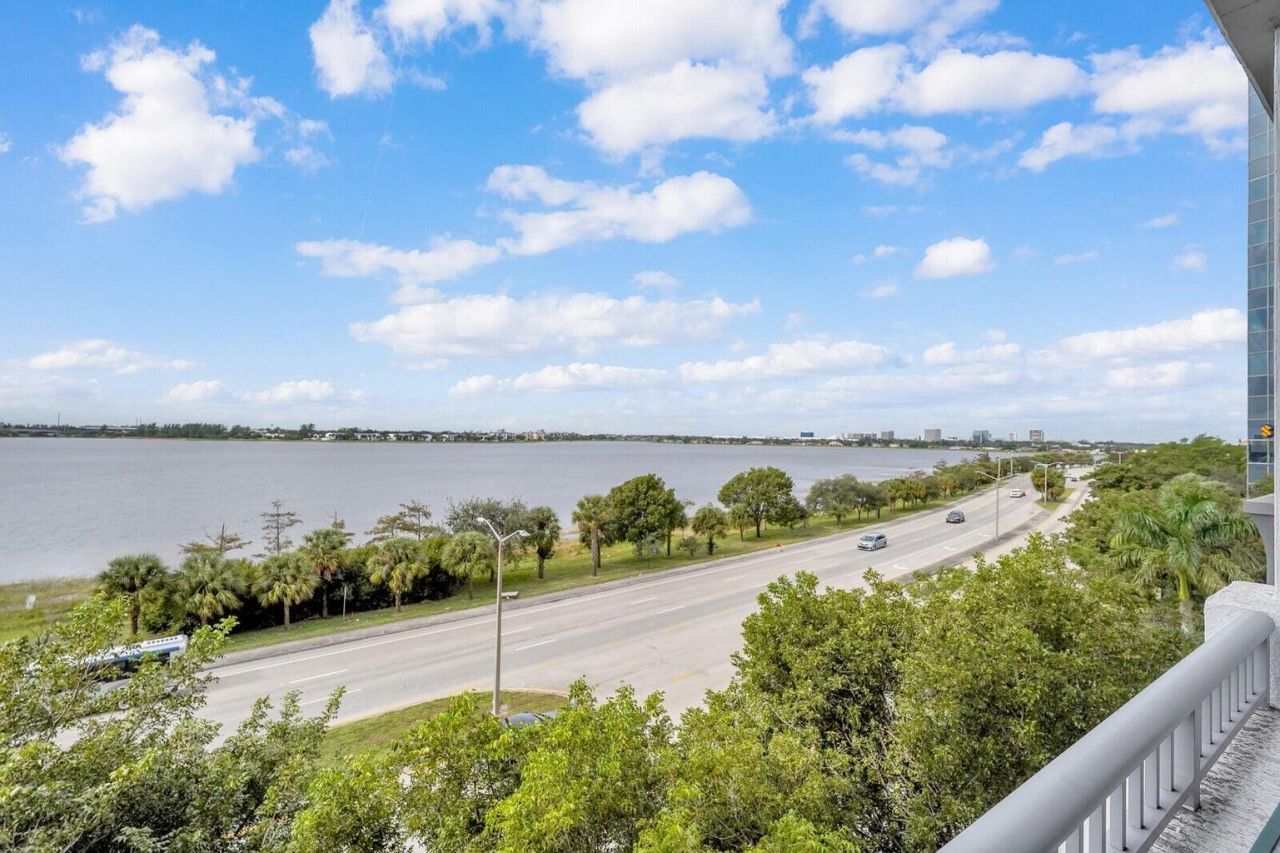 300 S Australian Avenue, Unit 409, West Palm Beach, FL 33401 Photo