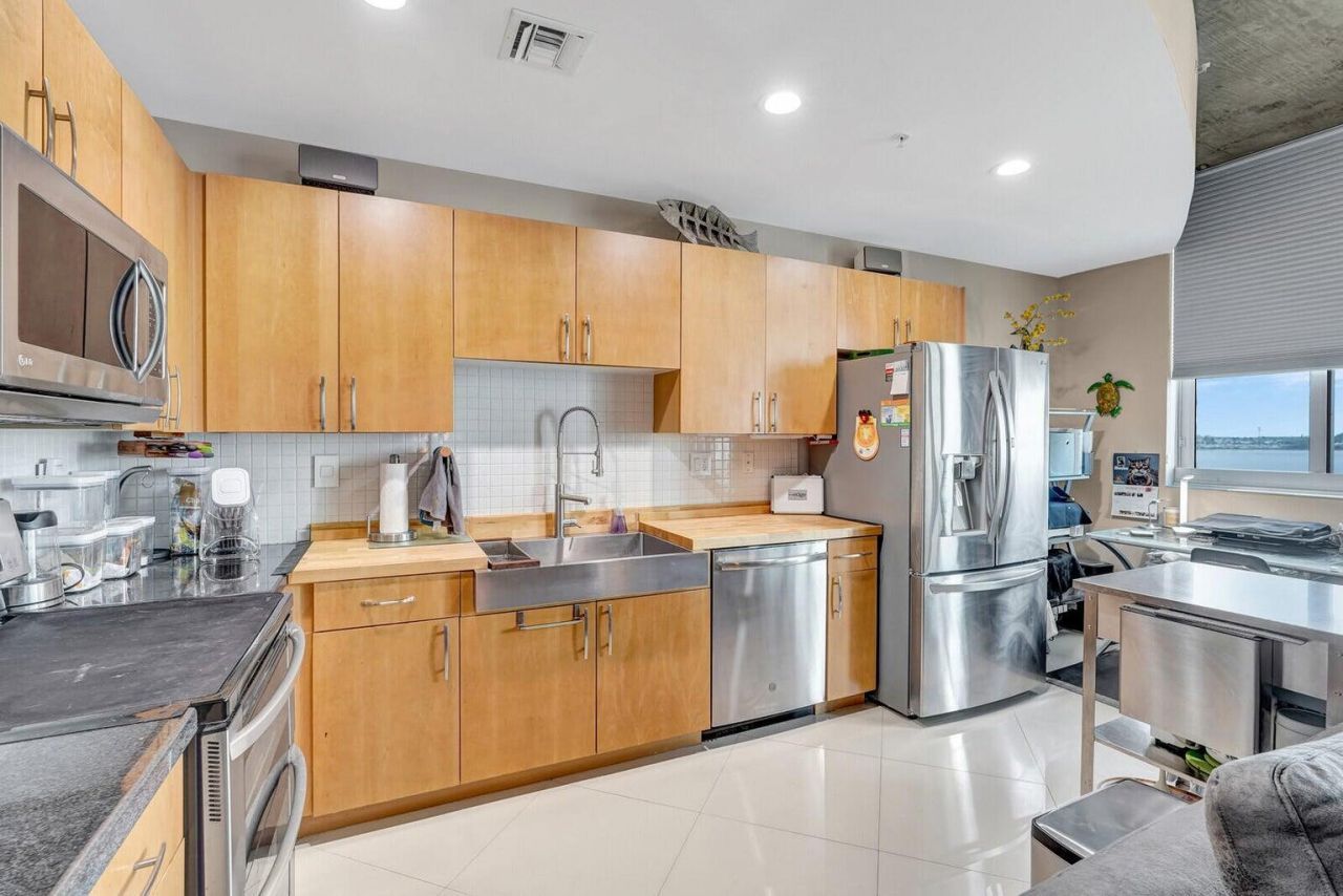 300 S Australian Avenue, Unit 409, West Palm Beach, FL 33401 Photo