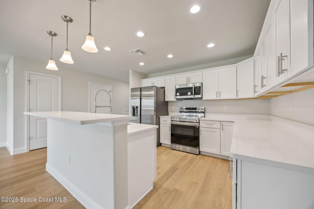 207-237 Hidden Woods Place, Melbourne, FL 32901 Photo