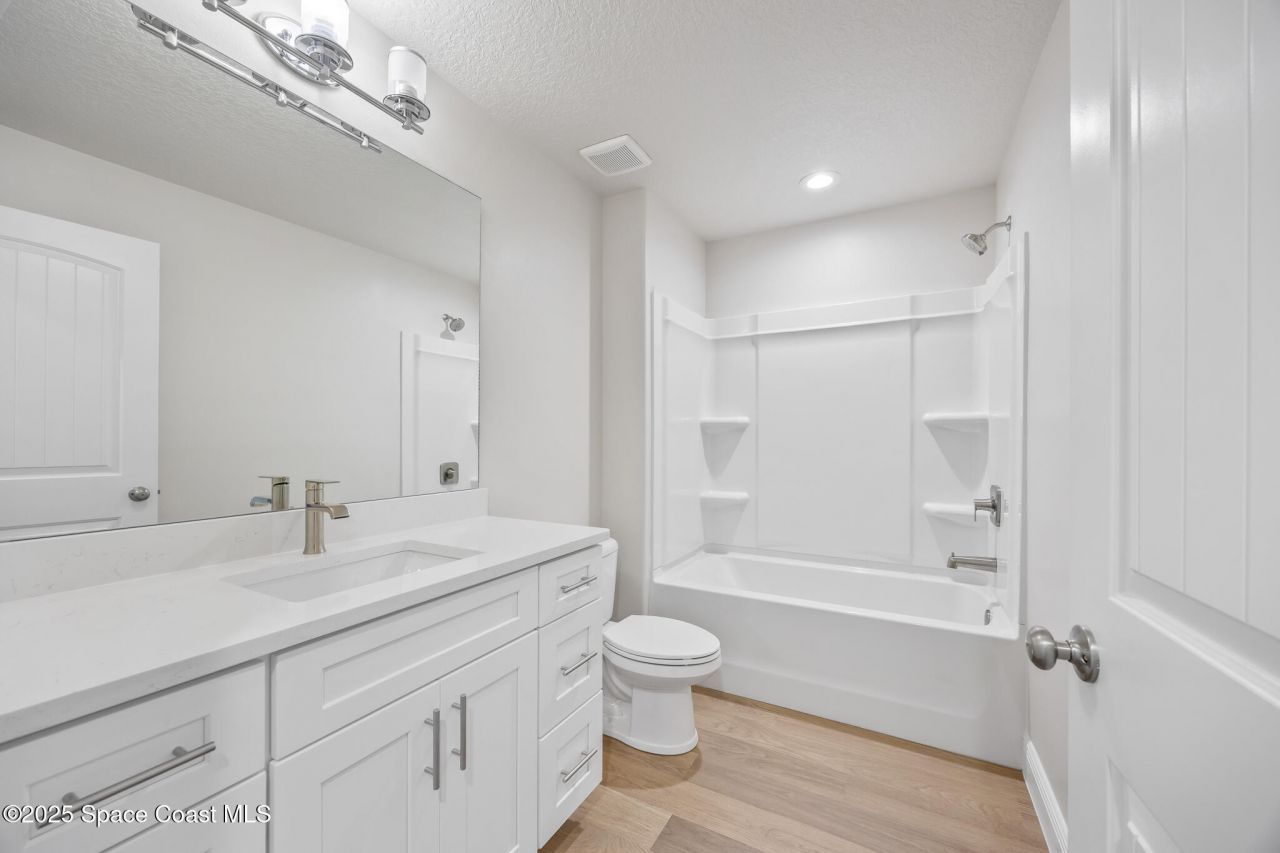 207-237 Hidden Woods Place, Melbourne, FL 32901 Photo