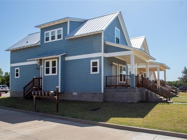 1804 SW Barnard Street, Glen Rose, TX 76043