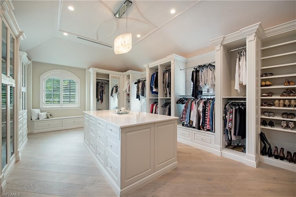 233 Mermaids Bight, Naples, FL 34103 Photo