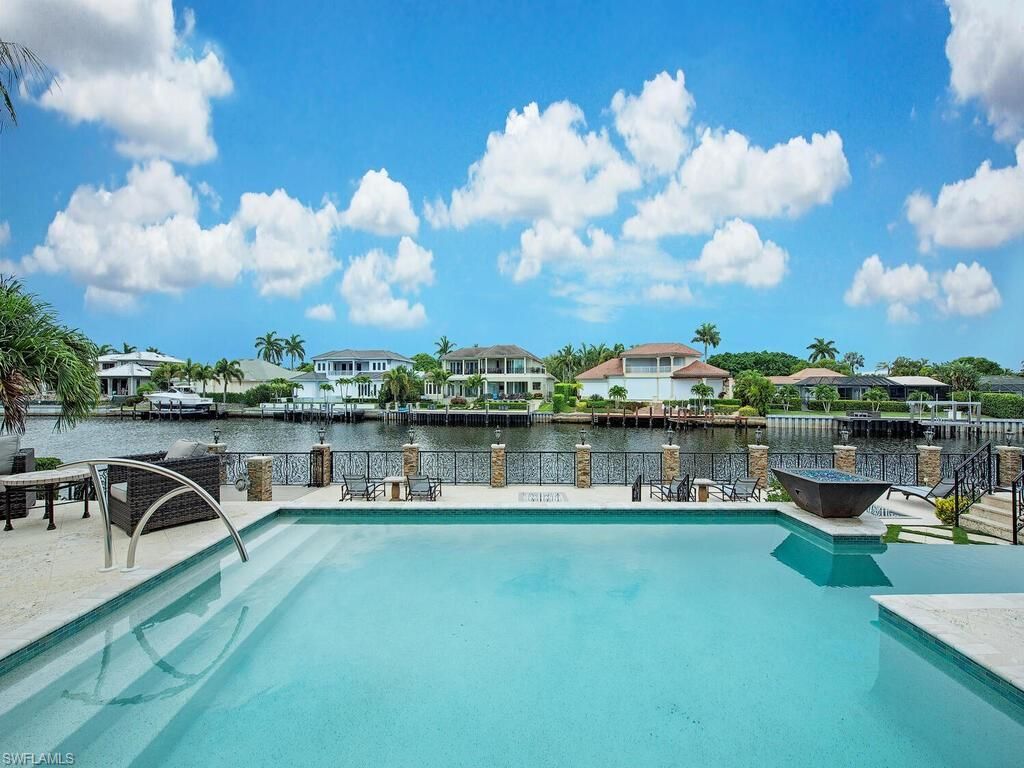 233 Mermaids Bight, Naples, FL 34103 Photo