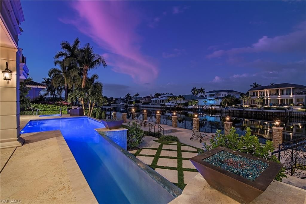 233 Mermaids Bight, Naples, FL 34103 Photo