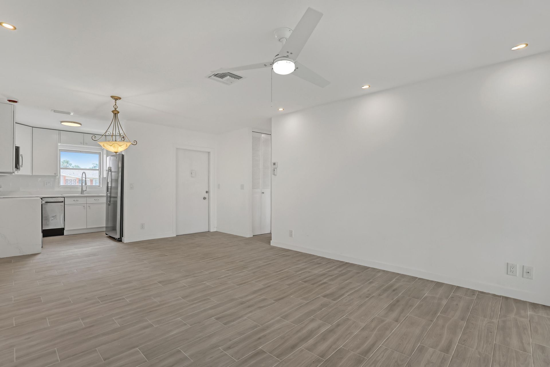 2747 Dudley Drive E, Unit D, West Palm Beach, FL 33415 Photo