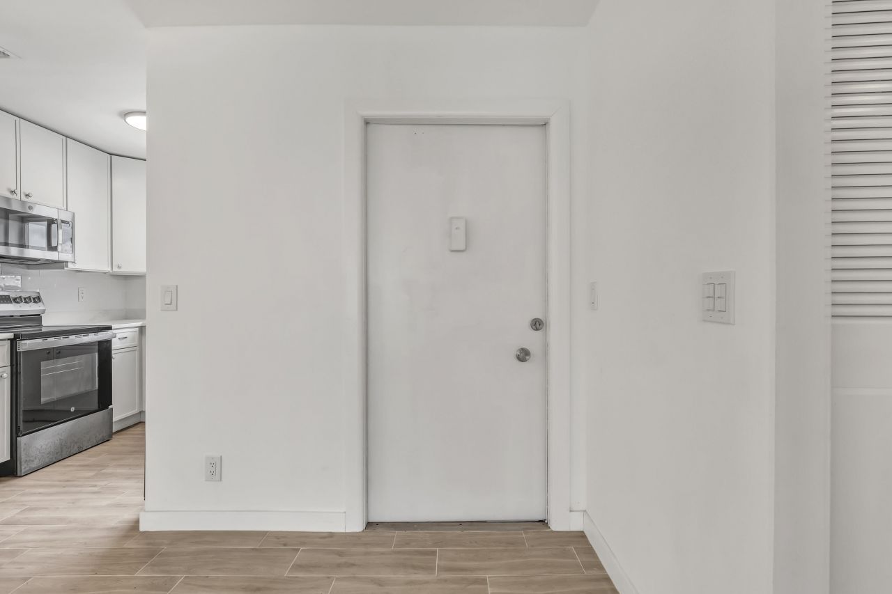 2747 Dudley Drive E, Unit D, West Palm Beach, FL 33415 Photo