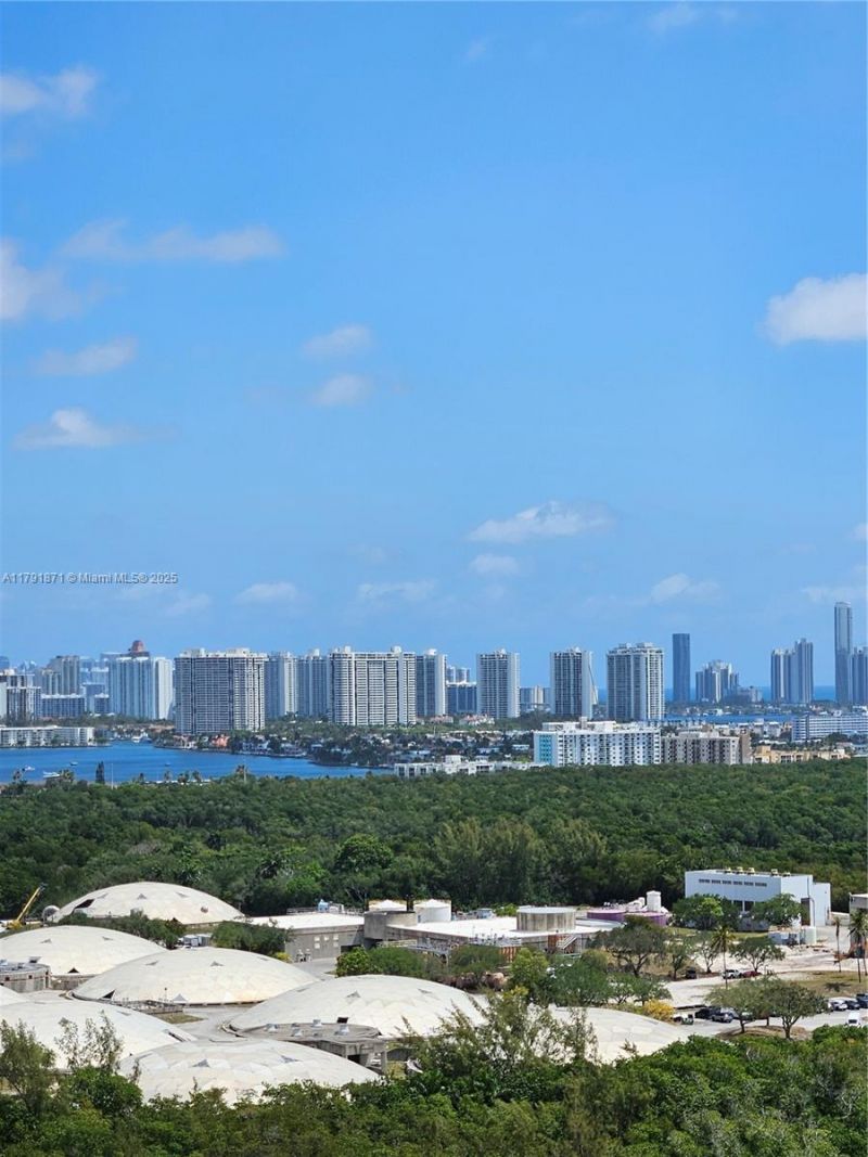 15051 Royal Oaks Ln, Unit 2202, North Miami, FL 33181 Photo