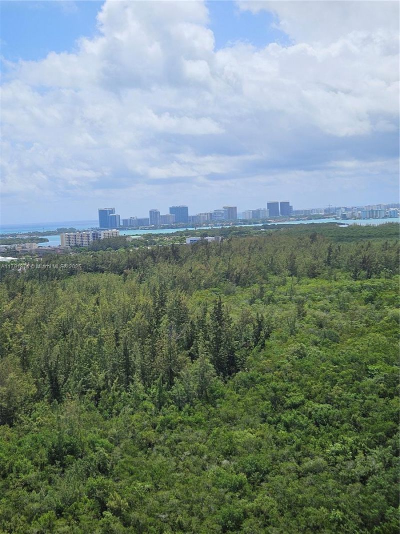 15051 Royal Oaks Ln, Unit 2202, North Miami, FL 33181 Photo