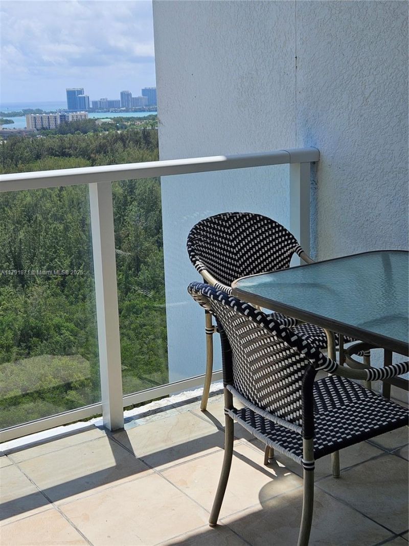 15051 Royal Oaks Ln, Unit 2202, North Miami, FL 33181 Photo