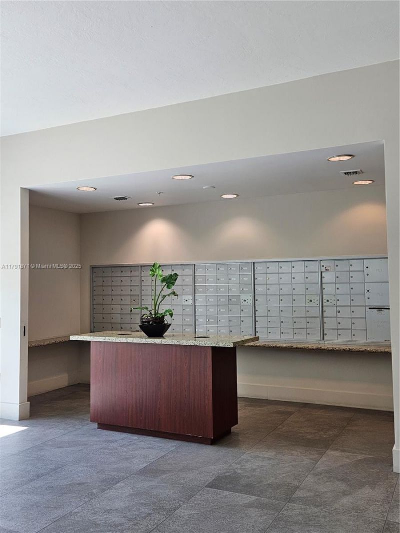 15051 Royal Oaks Ln, Unit 2202, North Miami, FL 33181 Photo