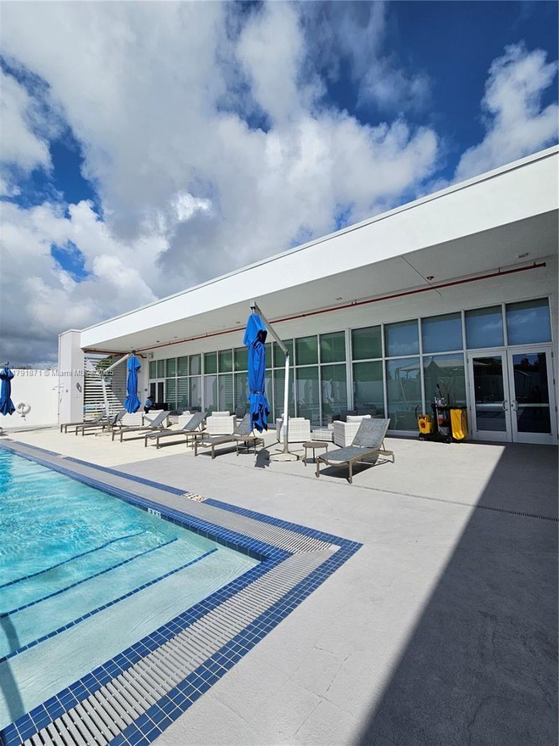 15051 Royal Oaks Ln, Unit 2202, North Miami, FL 33181 Photo