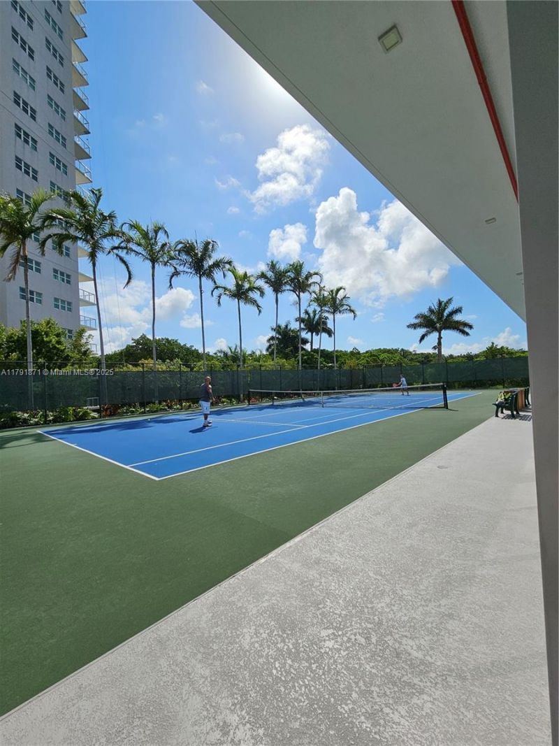 15051 Royal Oaks Ln, Unit 2202, North Miami, FL 33181 Photo