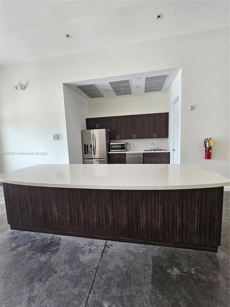 15051 Royal Oaks Ln, Unit 2202, North Miami, FL 33181 Photo