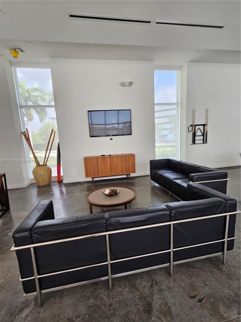 15051 Royal Oaks Ln, Unit 2202, North Miami, FL 33181 Photo