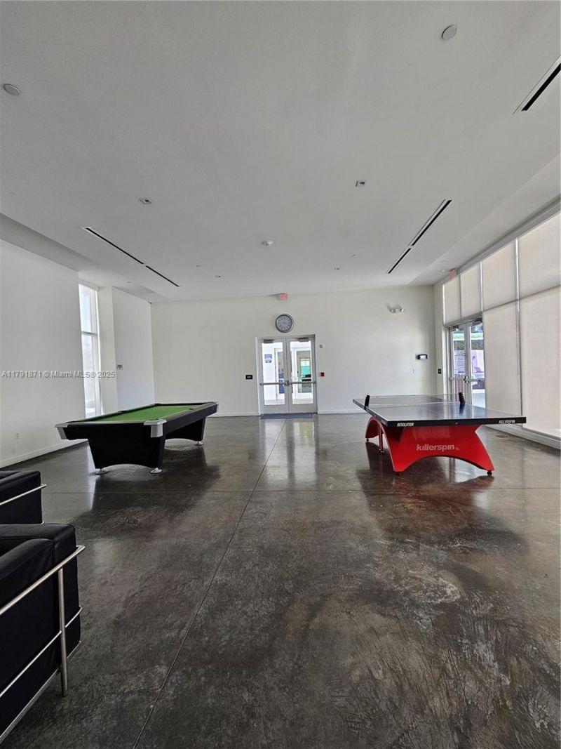 15051 Royal Oaks Ln, Unit 2202, North Miami, FL 33181 Photo