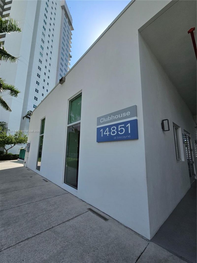 15051 Royal Oaks Ln, Unit 2202, North Miami, FL 33181 Photo