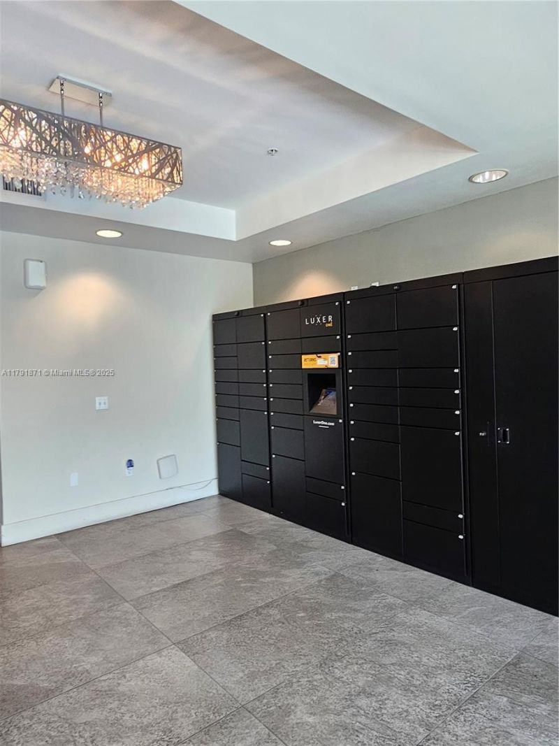 15051 Royal Oaks Ln, Unit 2202, North Miami, FL 33181 Photo