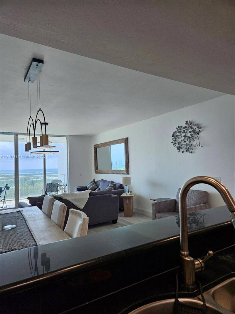 15051 Royal Oaks Ln, Unit 2202, North Miami, FL 33181 Photo