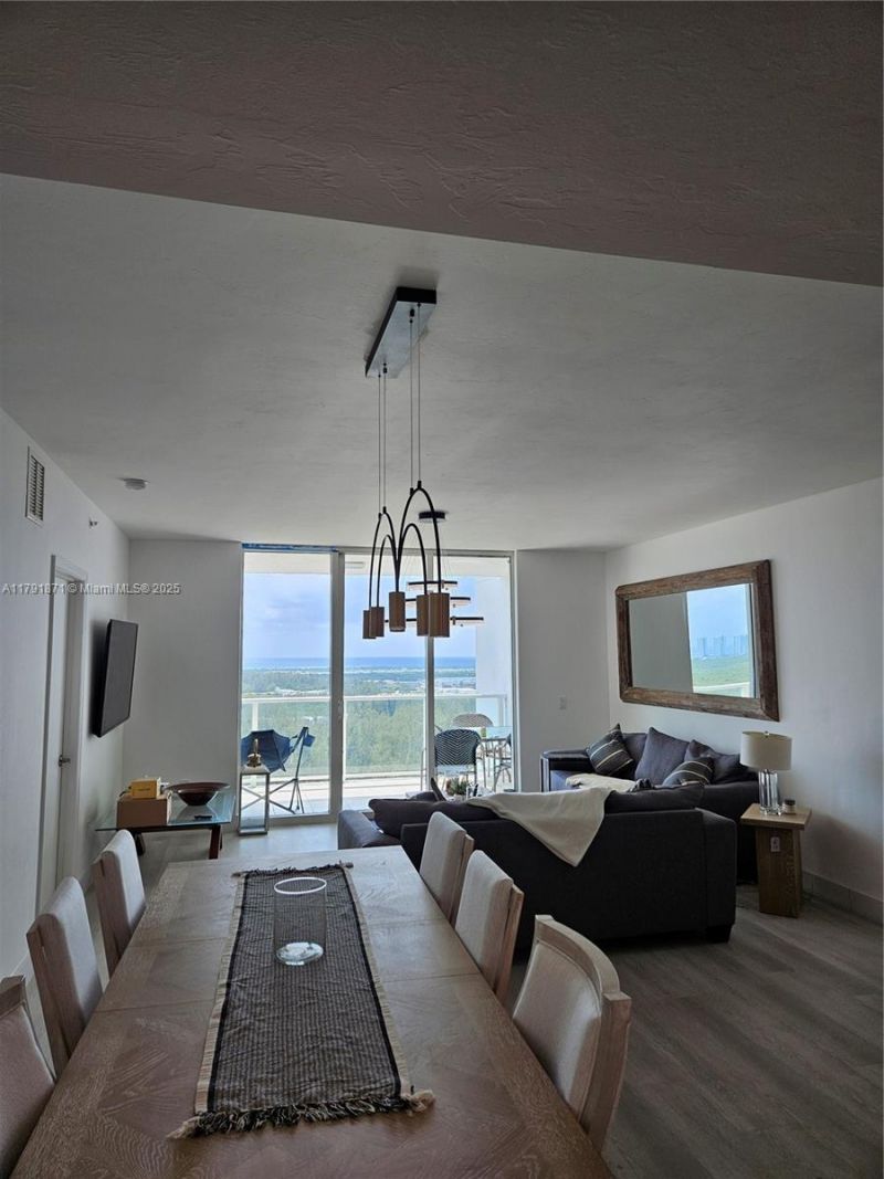 15051 Royal Oaks Ln, Unit 2202, North Miami, FL 33181 Photo