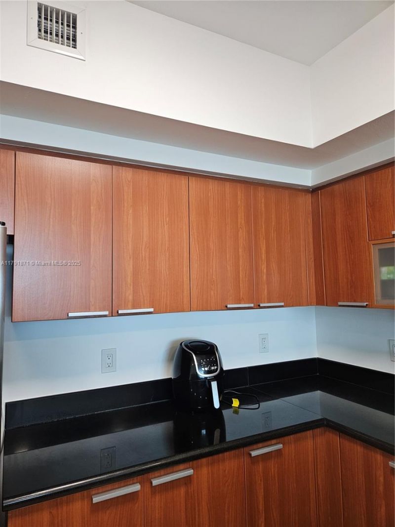 15051 Royal Oaks Ln, Unit 2202, North Miami, FL 33181 Photo