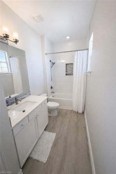 2660 Stonyhill Ct, Cape Coral, FL 33993 Photo