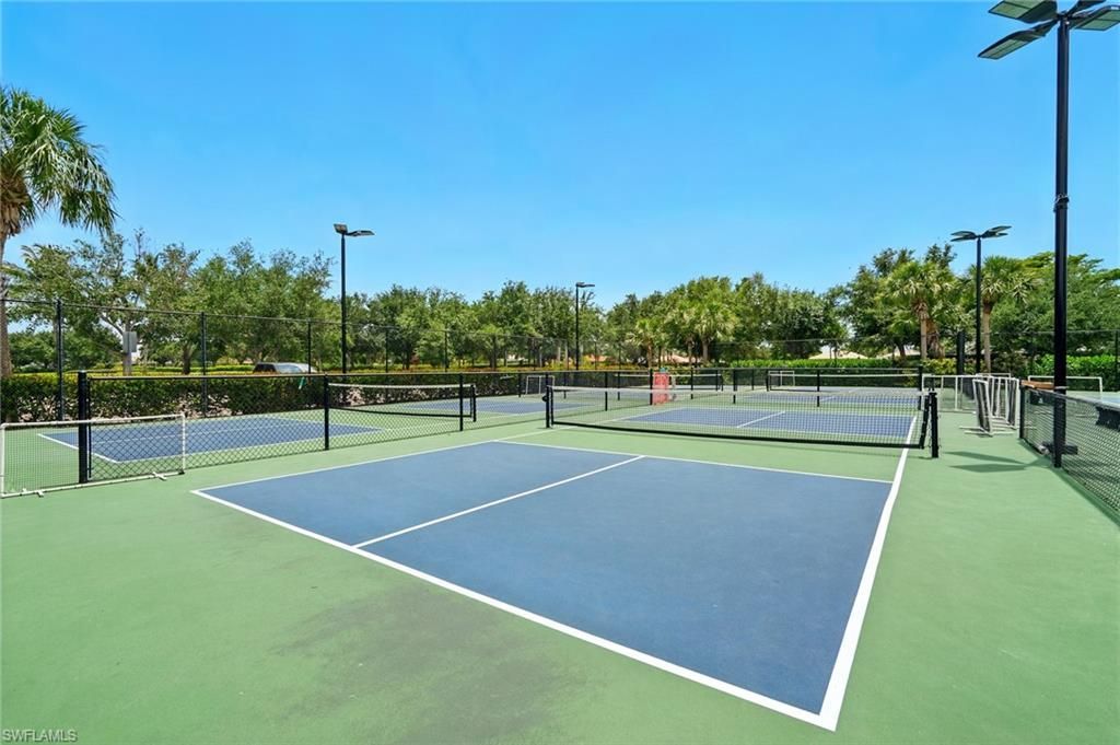 2660 Stonyhill Ct, Cape Coral, FL 33993 Photo