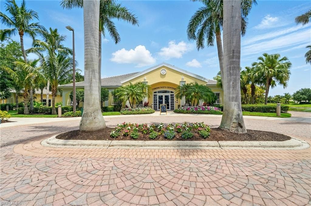 2660 Stonyhill Ct, Cape Coral, FL 33993 Photo