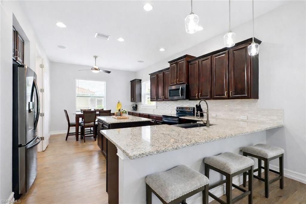 2660 Stonyhill Ct, Cape Coral, FL 33993 Photo