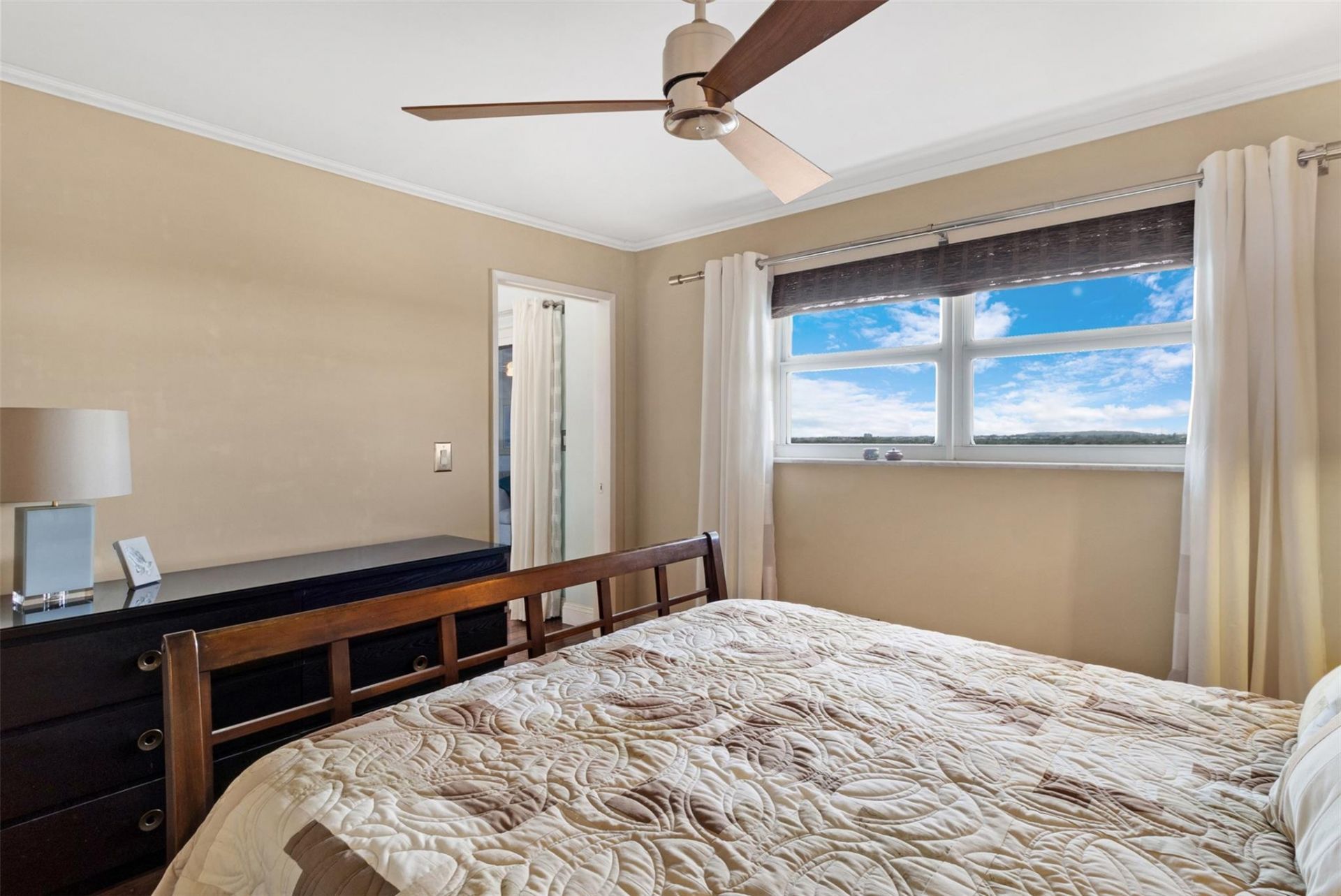 1160 Hillsboro Mile, Unit 903, Hillsboro Beach, FL 33062 Photo