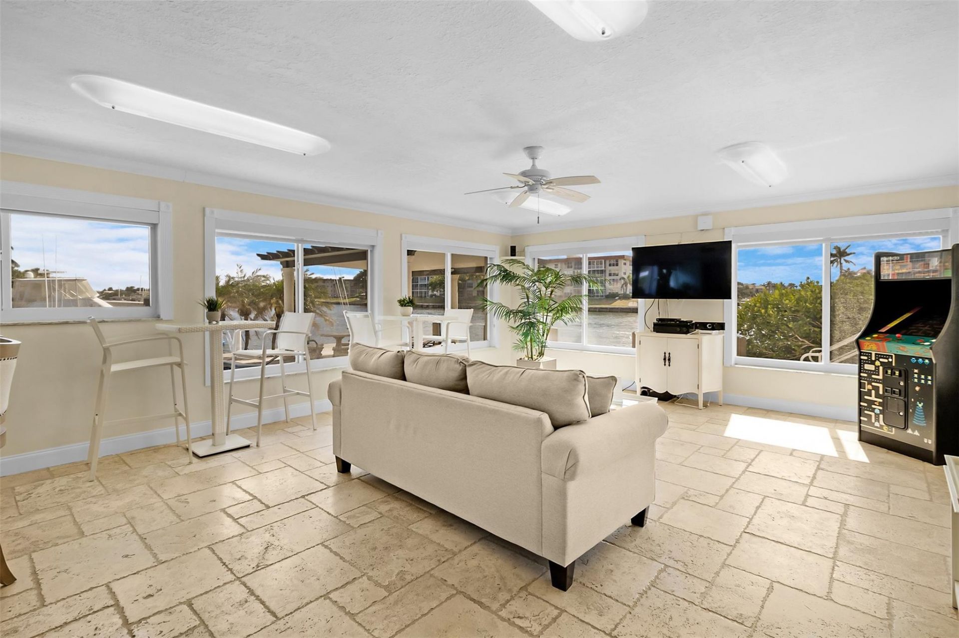 1160 Hillsboro Mile, Unit 903, Hillsboro Beach, FL 33062 Photo