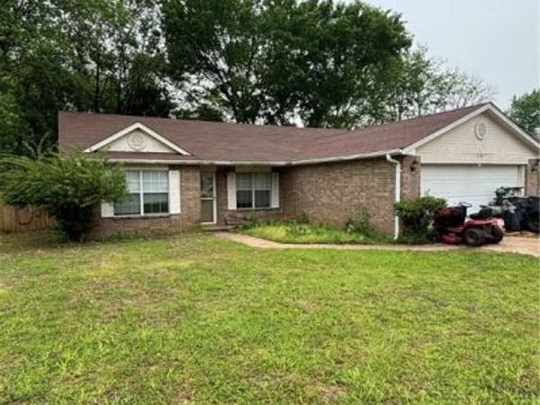 6367 Abilene Drive, Fayetteville, AR 72704