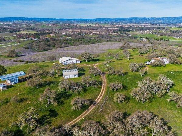 930 Windwood Road, Paso Robles, CA 93446