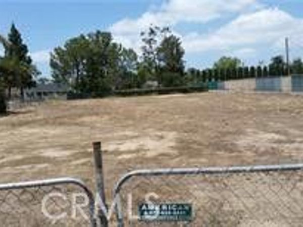 1501 Lowell Street N, Santa Ana, CA 92706