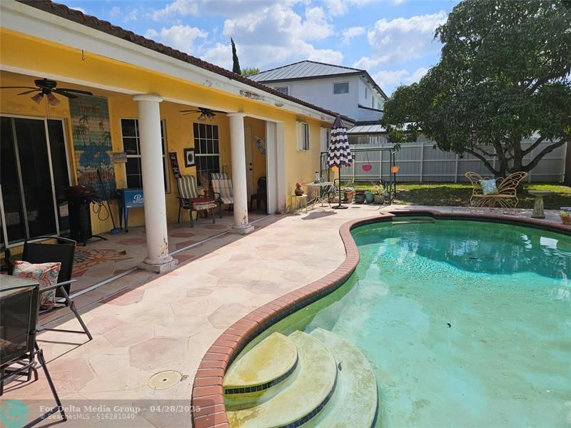 15518 SW 168th Terrace, Miami, FL 33187 Photo