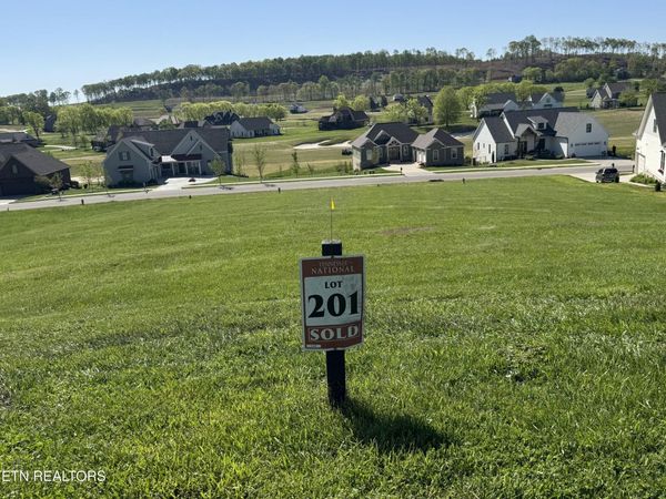 568 Hawks Bend , Loudon, TN 37774