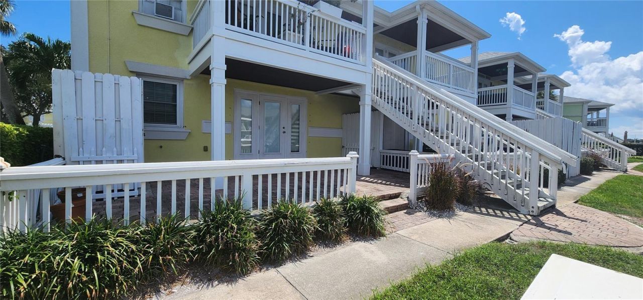 5215 Coquina Key Drive Se, Unit B, Saint Petersburg, FL 33705 Photo